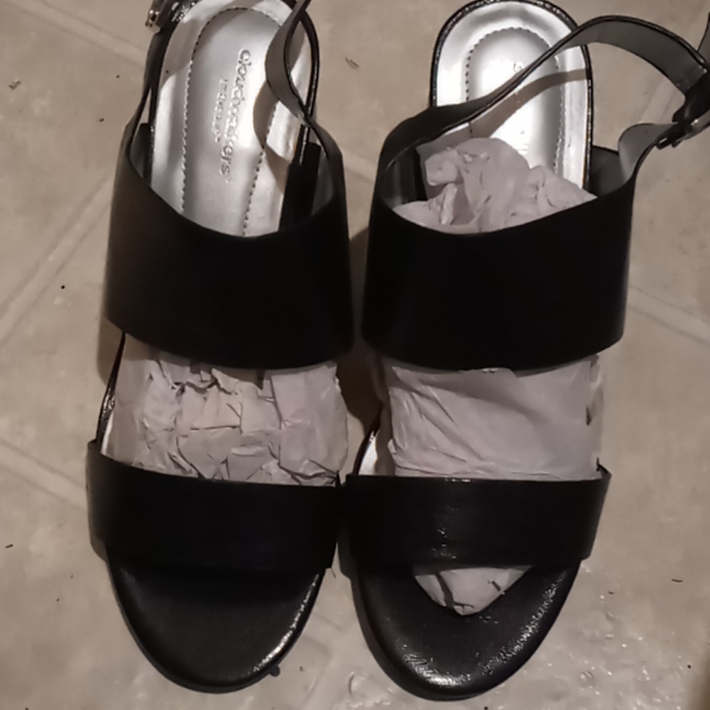PLUS SIZE SQUARE HEEL PUMPS